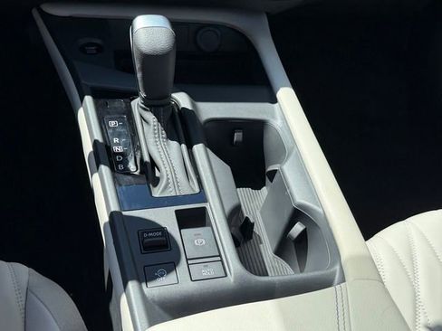 New 2026 Nissan Sentra SL FWD image 17