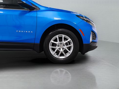 Used 2024 Chevrolet Equinox LT w/ LPO, Floor Liner Package FWD image 7
