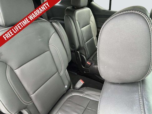Used 2023 Chevrolet Traverse LT FWD image 23