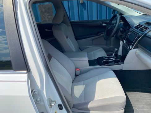 Used 2012 Toyota Camry LE FWD image 23
