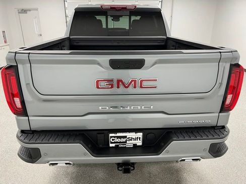 Used 2025 GMC Sierra 1500 Denali w/ Denali Reserve Package AWD/4WD image 9
