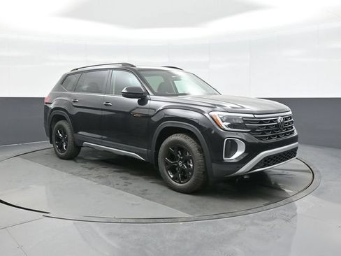 New 2026 Volkswagen Atlas Peak Edition AWD/4WD image 1