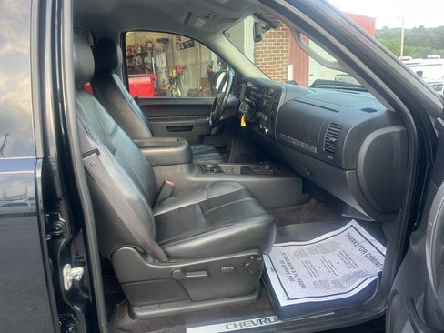 Used 2010 Chevrolet Silverado 1500 LT w/ Power Pack Plus AWD/4WD image 6