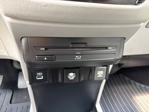 Used 2023 Honda Odyssey Touring image 14