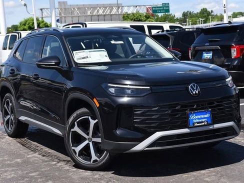 New 2026 Volkswagen Tiguan SE AWD/4WD image 2