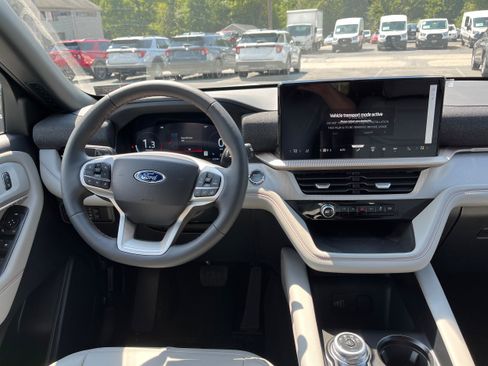 New 2027 Ford Explorer Active w/ Active Comfort Package AWD/4WD image 17