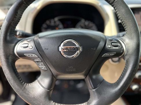 Used 2017 Nissan Pathfinder Platinum w/ Family Entertainment Package AWD/4WD image 14
