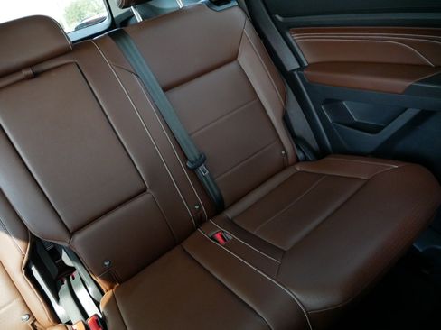 Used 2023 Volkswagen Atlas SE w/ Panoramic Sunroof Package AWD/4WD image 14