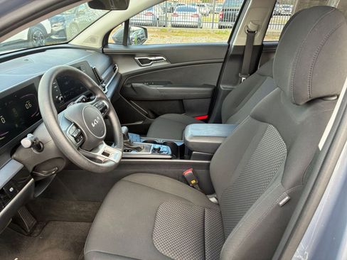 Used 2025 Kia Sportage LX image 24