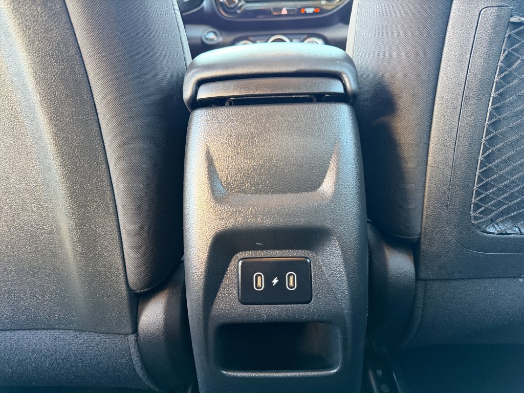 Used 2025 Hyundai Venue SEL FWD image 16