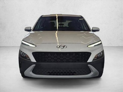 Used 2022 Hyundai Kona SE FWD image 2