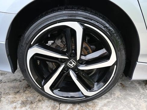 Used 2018 Honda Accord Sport image 12
