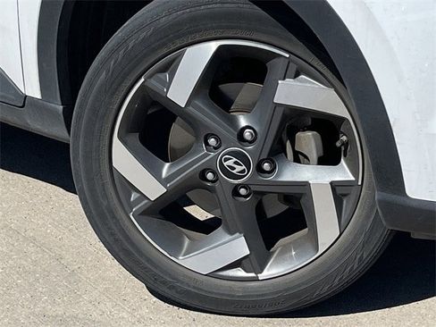 Used 2022 Hyundai Venue SEL image 8