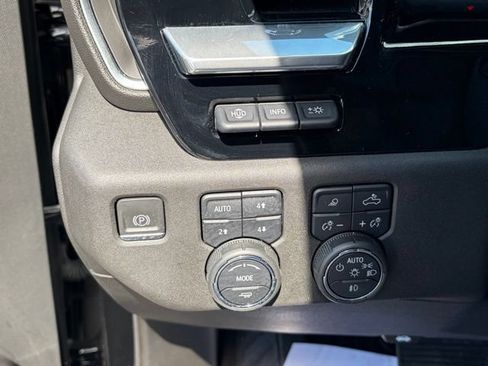 Used 2024 Chevrolet Silverado 2500 LTZ w/ LTZ Convenience Package AWD/4WD image 24