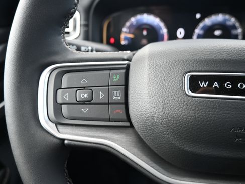 Used 2025 Jeep Wagoneer Series II image 19