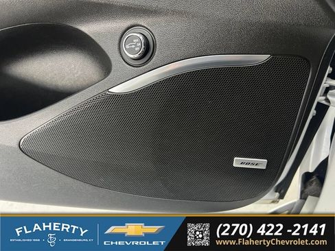 Used 2018 Buick Enclave Premium w/ LPO, Hit The Road Package AWD/4WD image 24