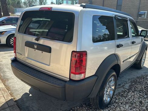 Used 2008 Dodge Nitro SXT image 5