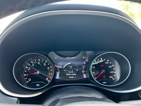 Certified 2021 Jeep Compass Latitude FWD image 28