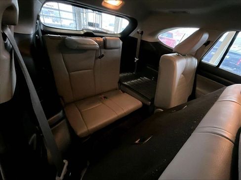 Used 2021 Toyota Highlander XLE AWD/4WD image 17