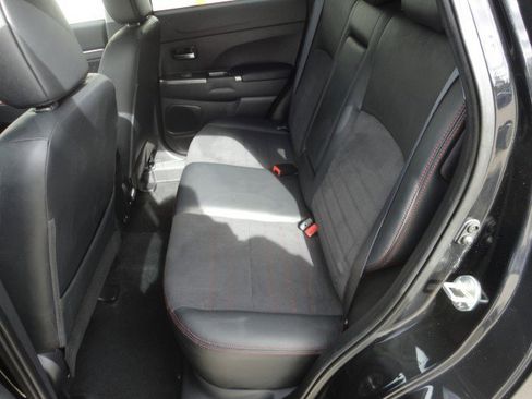 Used 2022 Mitsubishi Outlander Sport SE image 9