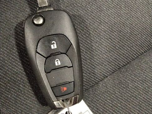 Used 2025 Chevrolet Trax LS FWD image 41