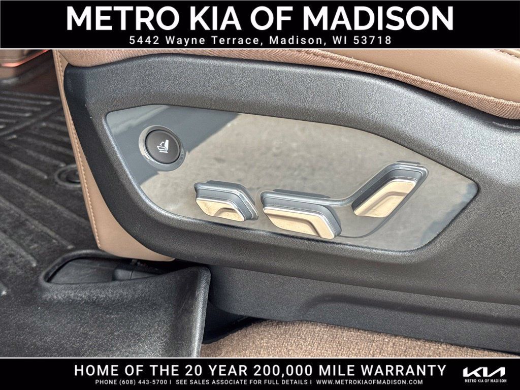 Used 2024 Kia EV9 Land AWD/4WD image 38