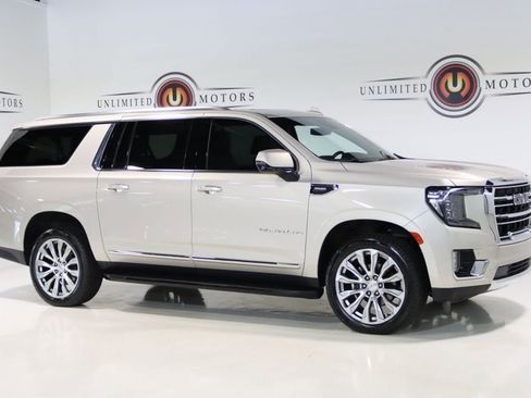 Used 2023 GMC Yukon XL SLT w/ SLT Premium Package AWD/4WD image 6