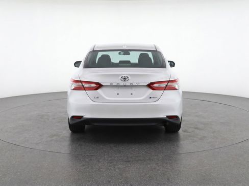 Used 2025 Toyota Camry LE image 7