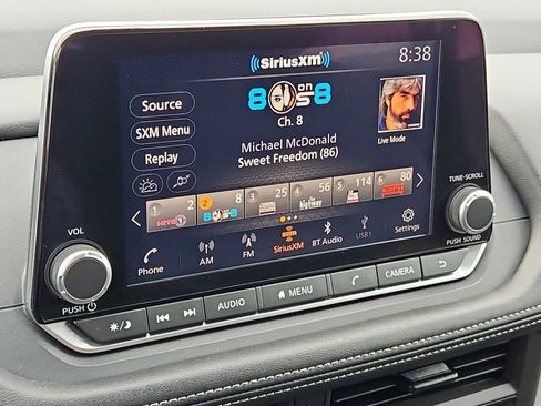 Used 2024 Nissan Rogue S FWD image 13