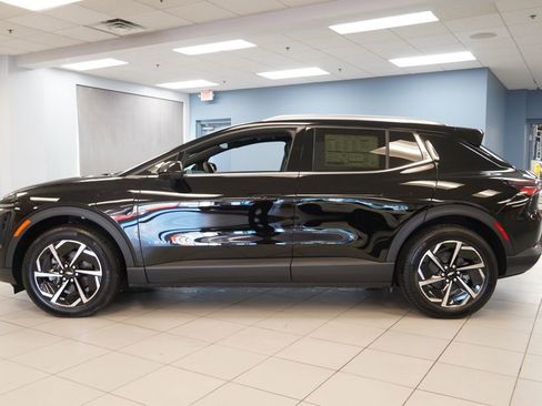 New 2026 Chevrolet Equinox EV LT FWD image 2