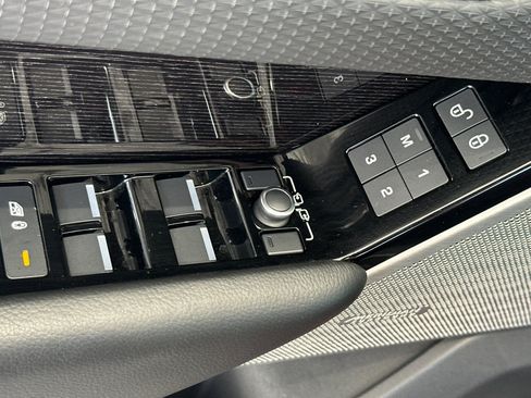 Used 2020 Land Rover Range Rover Velar R-Dynamic S AWD/4WD image 11