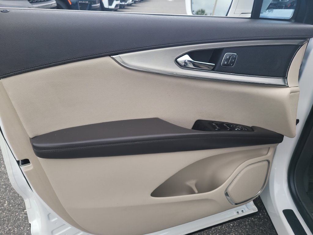 Used 2020 Lincoln Nautilus FWD image 13