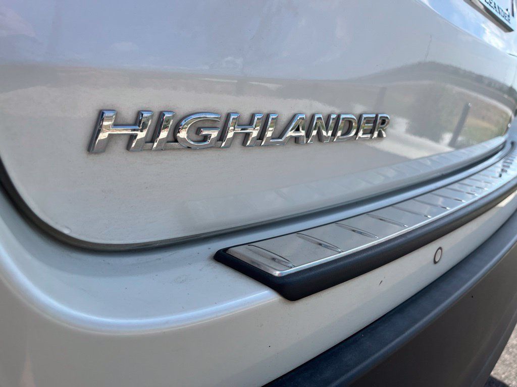 Used 2019 Toyota Highlander Limited Platinum AWD/4WD image 8