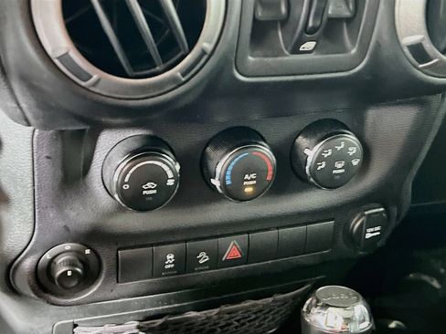 Used 2018 Jeep Wrangler Unlimited Sport S AWD/4WD image 14
