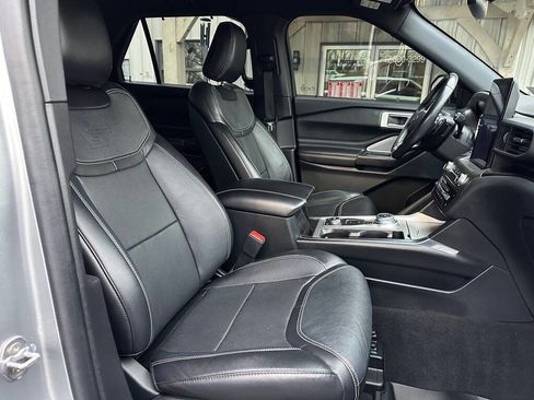 Used 2020 Ford Explorer ST w/ Premium Technology Package image 16