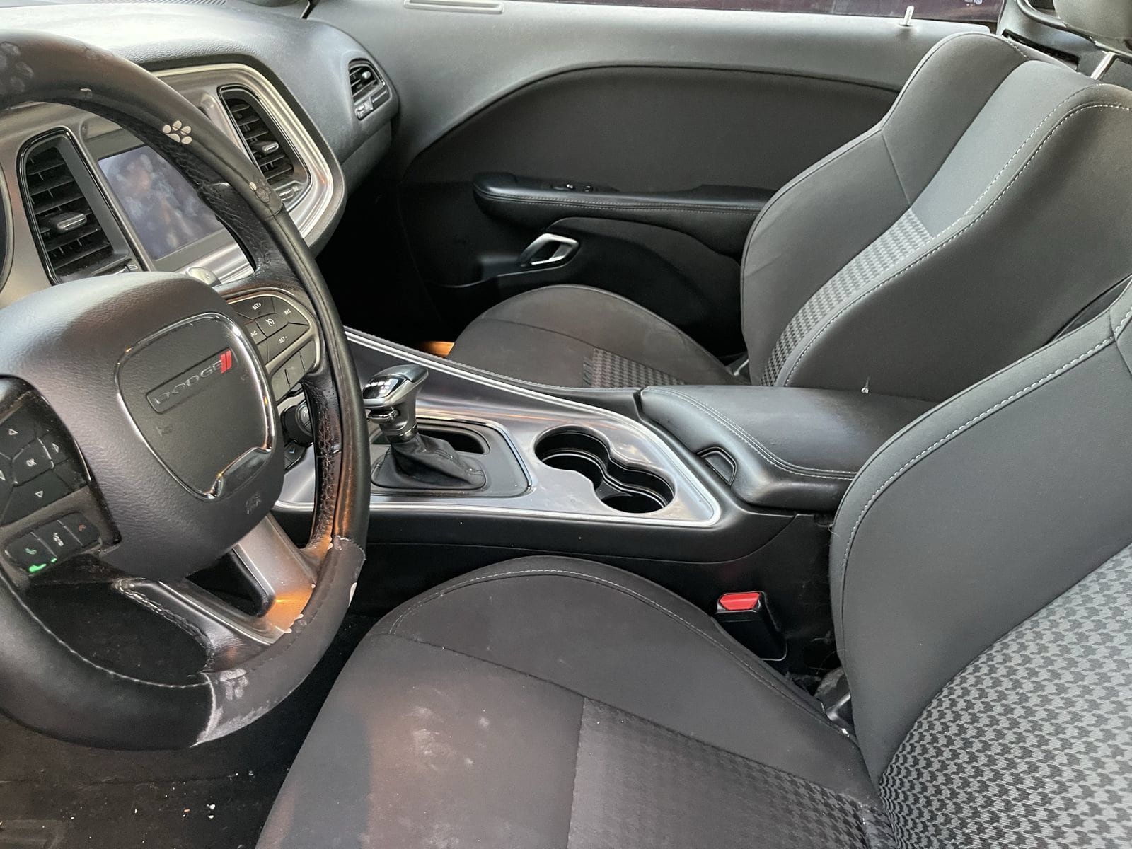 Used 2019 Dodge Challenger R/T w/ Driver Convenience Group RWD image 9