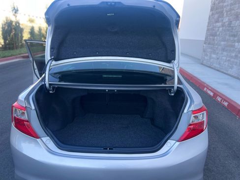 Used 2014 Toyota Camry SE FWD image 12