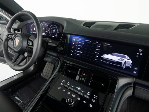 Certified 2026 Porsche Panamera 4 AWD/4WD image 33