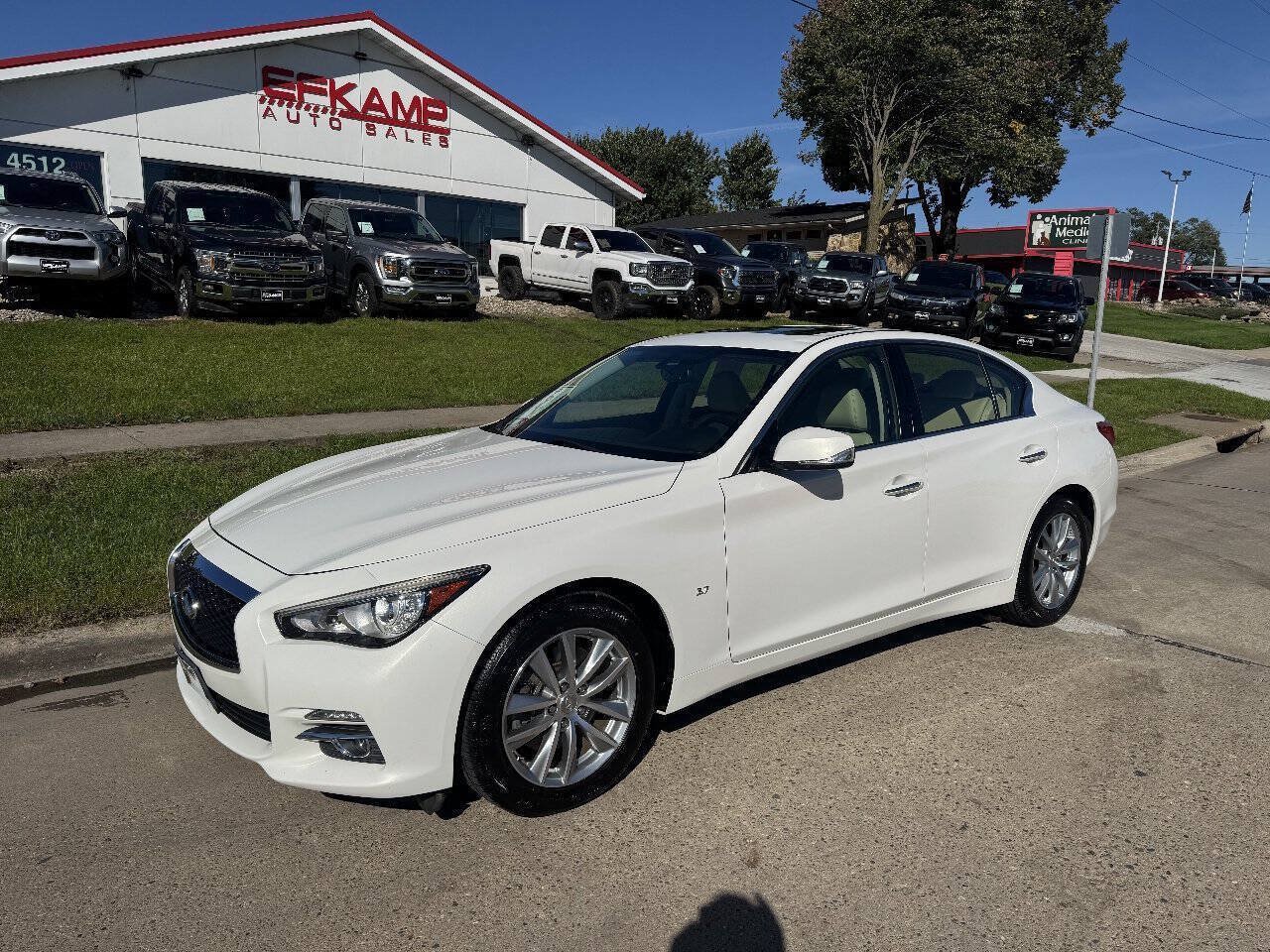 Used 2015 INFINITI Q50 Premium w/ Navigation Package AWD/4WD image 1