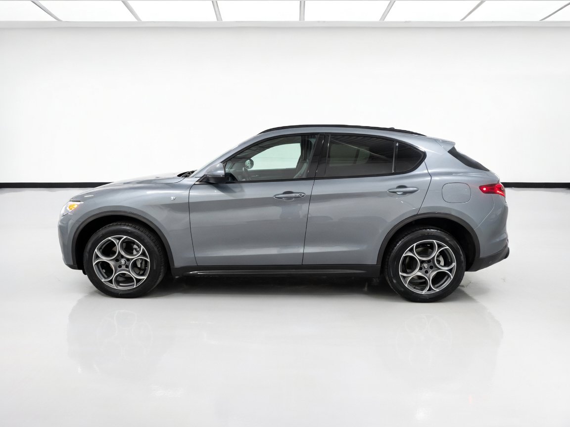 Used 2022 Alfa Romeo Stelvio Ti AWD/4WD image 25