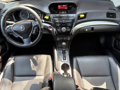 Used 2018 Acura ILX FWD image 2