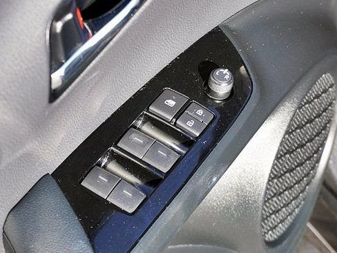 Used 2020 Toyota Prius Prime XLE FWD image 24