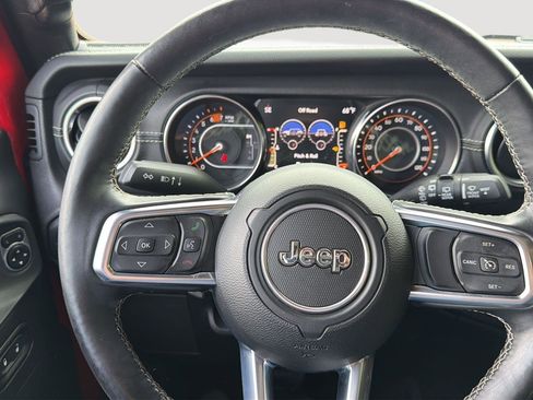 Used 2019 Jeep Wrangler Unlimited Sahara AWD/4WD image 14