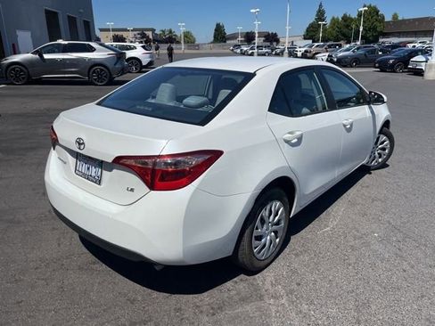 Used 2017 Toyota Corolla LE w/ Carpet Mat Package (TMS) FWD image 5