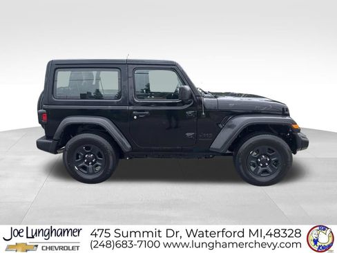 Used 2022 Jeep Wrangler Sport AWD/4WD image 2