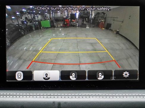 Used 2019 Genesis G70 3.3T Design RWD image 29