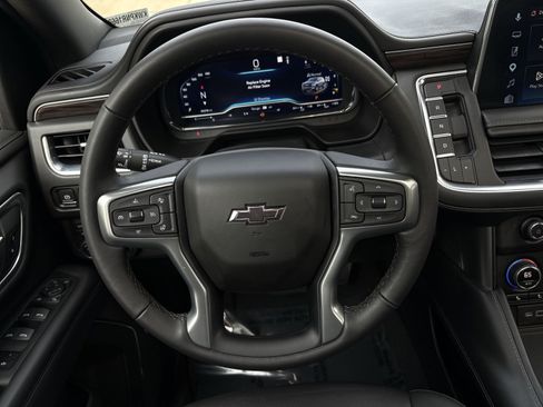 Used 2022 Chevrolet Tahoe Z71 w/ Luxury Package AWD/4WD image 26