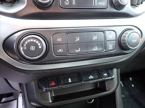 Used 2022 Chevrolet Colorado LT w/ LT Convenience Package image 18