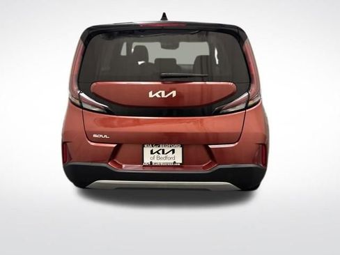 Certified 2023 Kia Soul LX w/ LX Technology Package FWD image 9