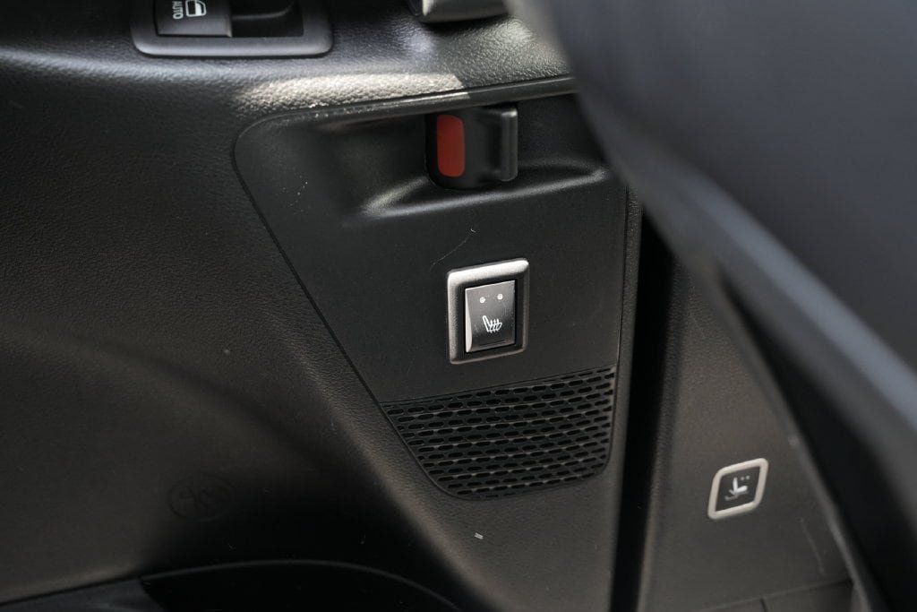 Used 2025 Chrysler Pacifica Limited FWD image 37